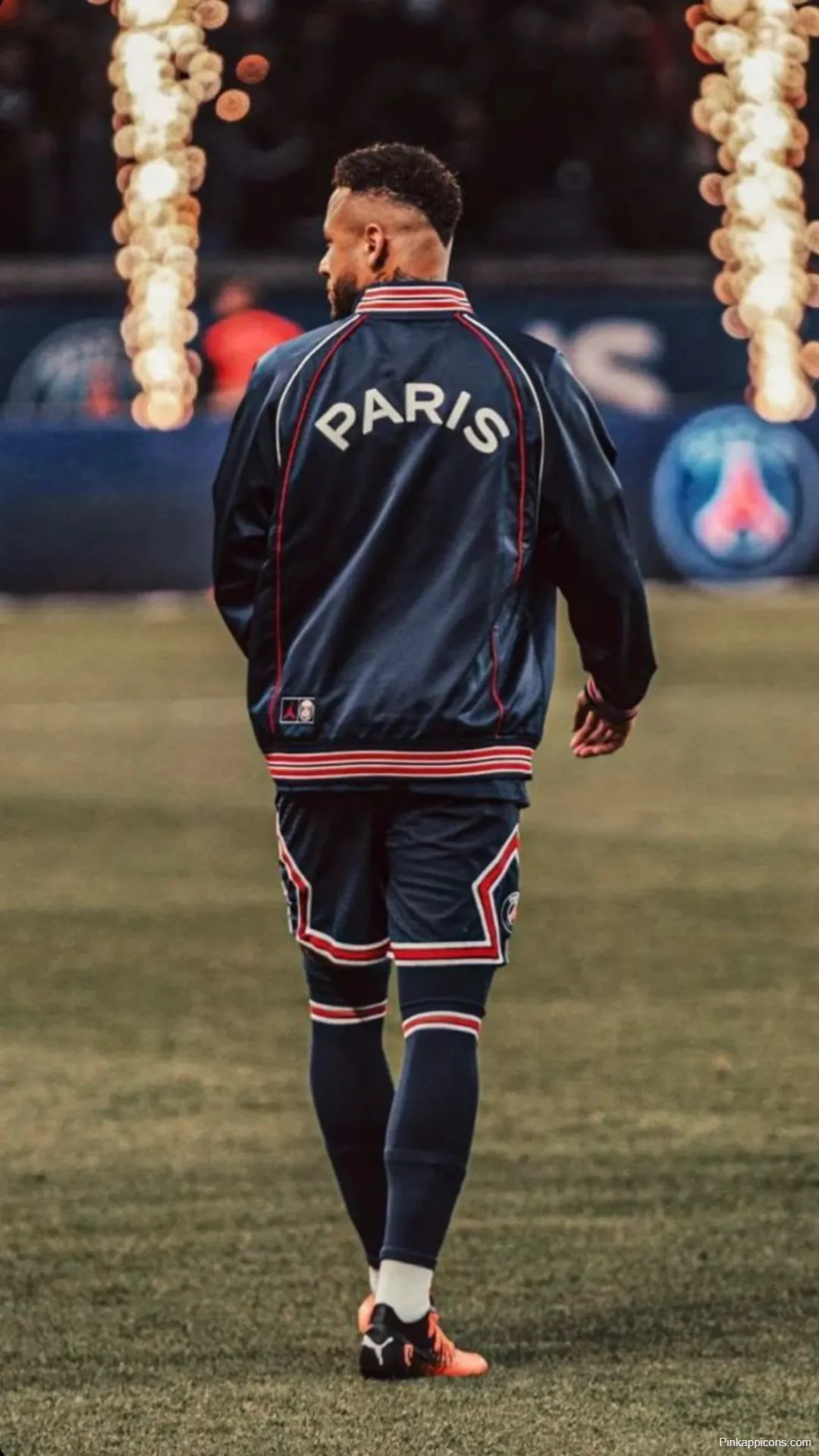 Neymar PSG Paris Jacket Wallpaper Walking on Field Neymar PSG Paris Jacket Wallpaper Walking on Field