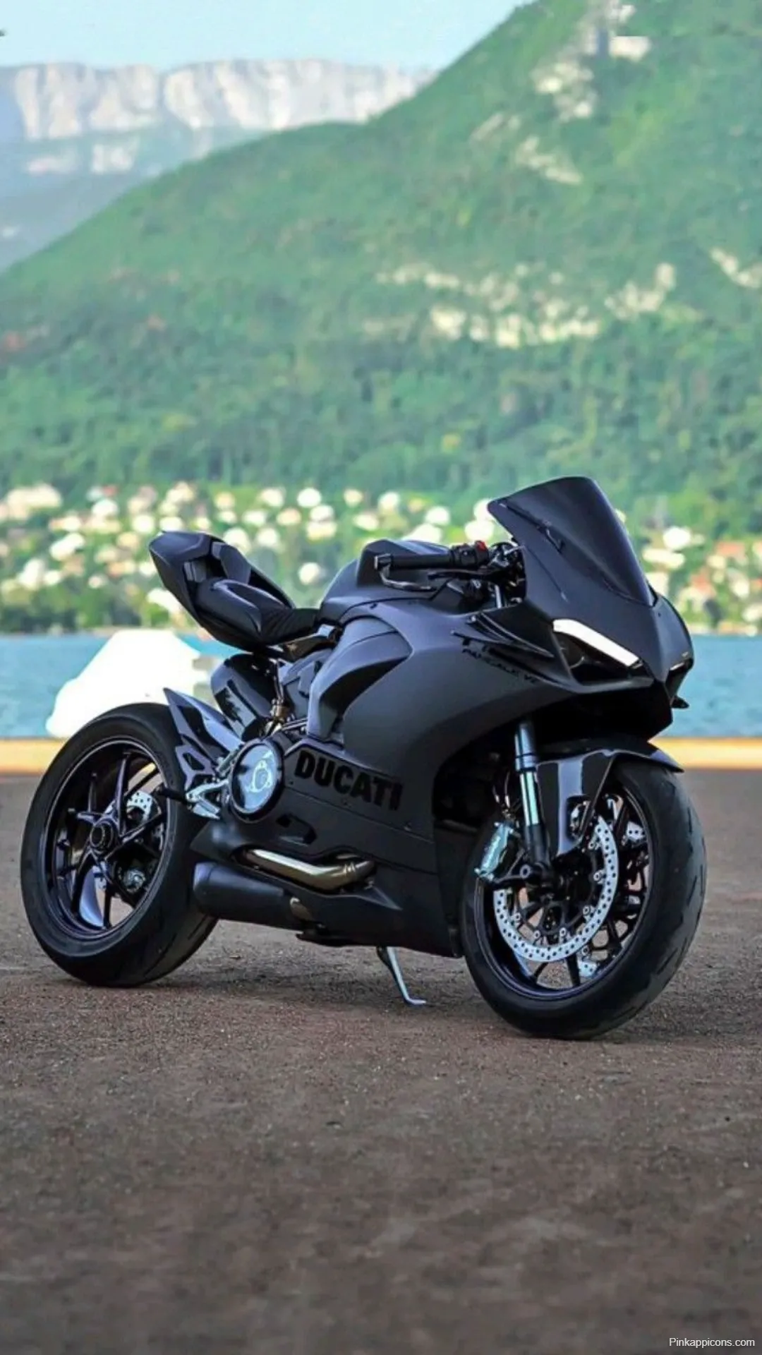 Bike Wallpapers Kawasaki Z900 with Teal Accent Bike-Wallpapers Kawasaki Z900 with Teal Accent