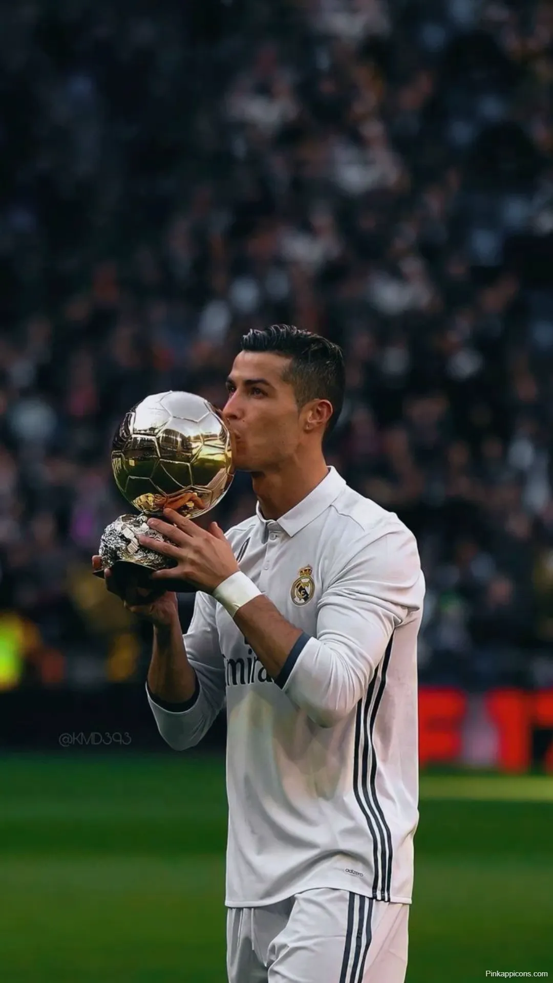 Cristiano Ronaldo Kissing Ballon dOr Trophy – Iconic Moment in Real Madrid Kit ronaldo wallpapers Cristiano Ronaldo Kissing Ballon d’Or Trophy – Iconic Moment in Real Madrid Kit ronaldo-wallpapers