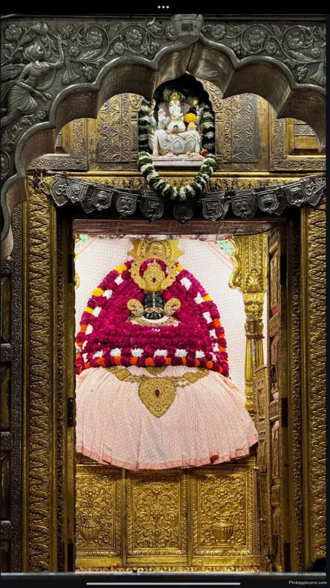Golden Temple Gateway Sacred Khatushyam Ji Wallpaper with Exquisite Details for Your Phone Golden Temple Gateway Sacred Khatushyam Ji Wallpaper with Exquisite Details for Your Phone