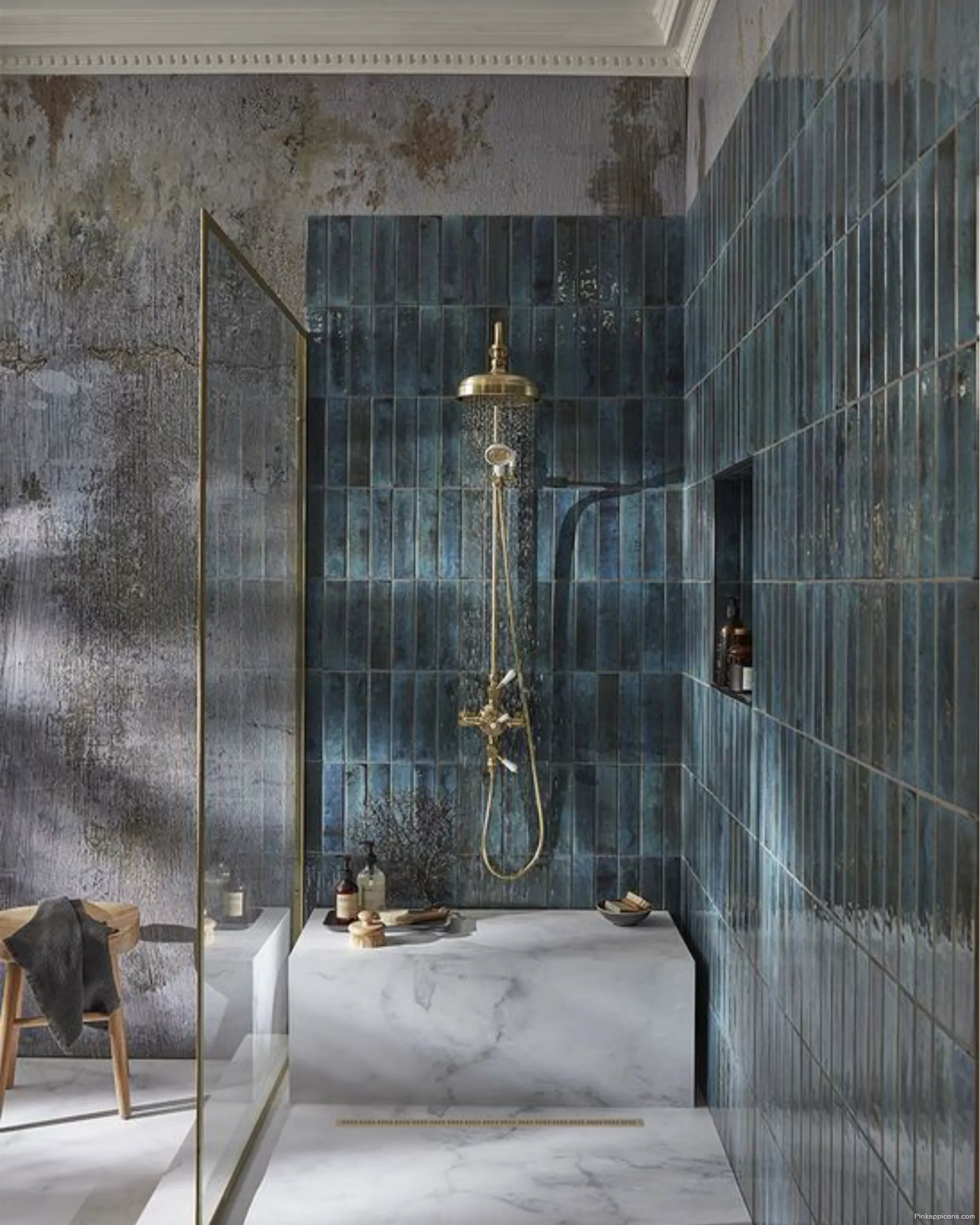 Unique Bathroom Wallpaper Ideas Combining Textured Walls and Blue Tiles Unique Bathroom Wallpaper Ideas Combining Textured Walls and Blue Tiles