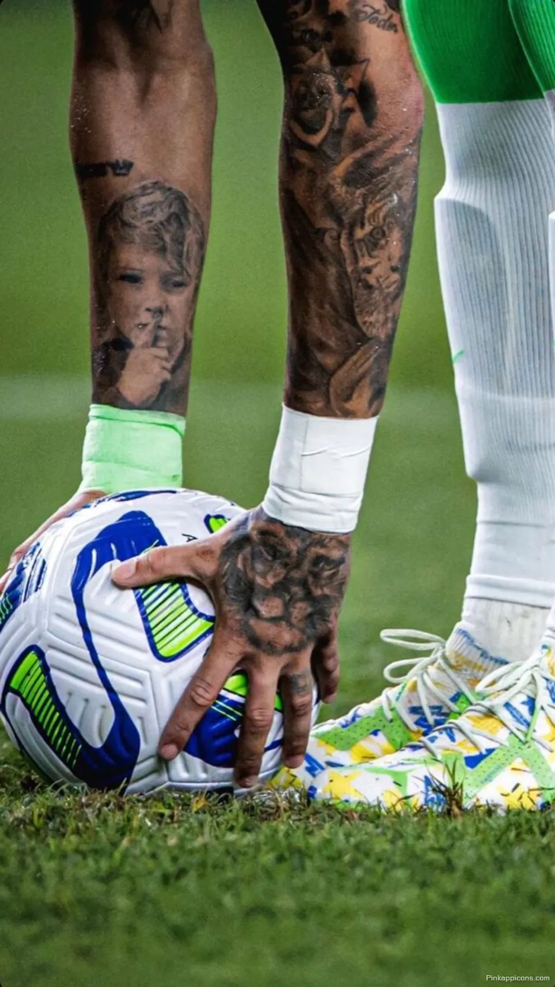 Unique Football Wallpaper for Phone Player with Tattoos and a Ball Unique Football Wallpaper for Phone Player with Tattoos and a Ball