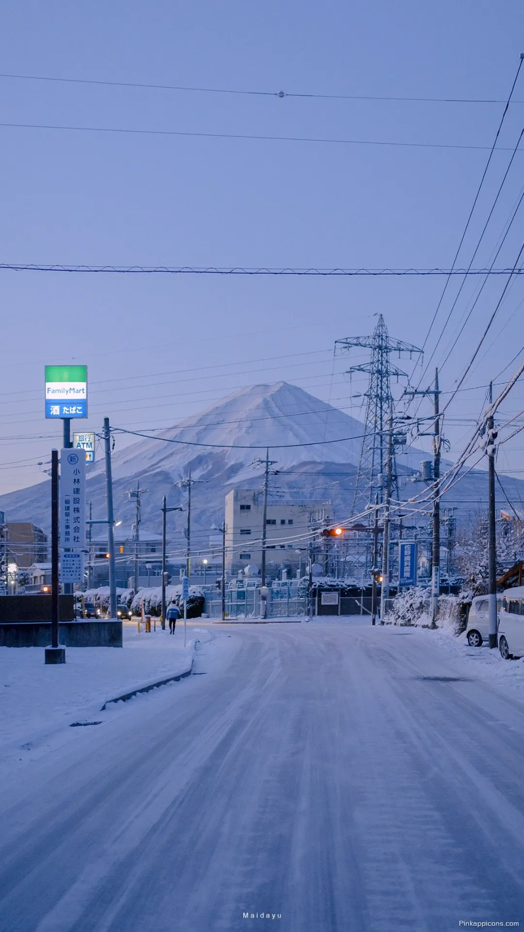 Wintry Japan Scene Tokyo Wallpaper A quiet snow covered street with a view of Mt. Fuji Wintry Japan Scene Tokyo Wallpaper A quiet, snow-covered street with a view of Mt. Fuji